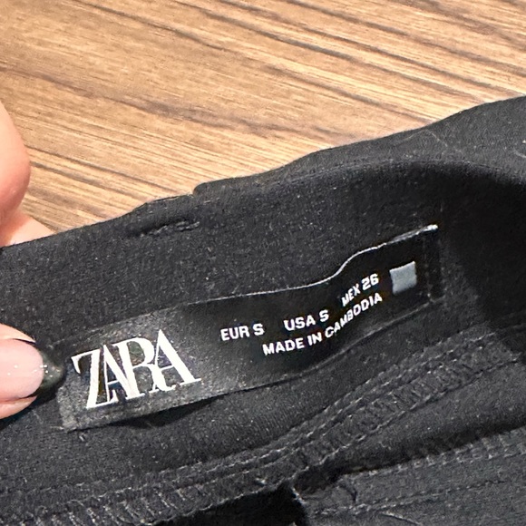 ZARA Leggings with Metal Button, Size Small, Colour Black - Picture 7 of 7
